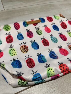 Pura Vida Colorful Pineapple Print Makeup Bag Clutch travel case